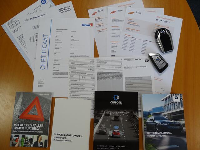 BMW 5-SERIE Touring 530i xDrive M-sport High EXE FULL OPTIONS
