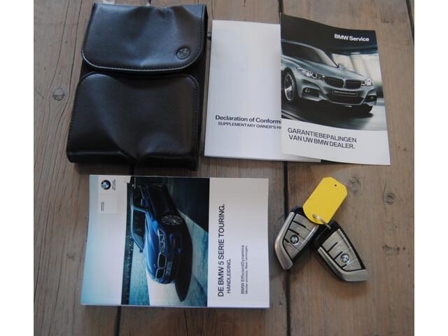 BMW 5-SERIE Touring 520d Executive | Automaat | Elec achterklep | Cruise |
