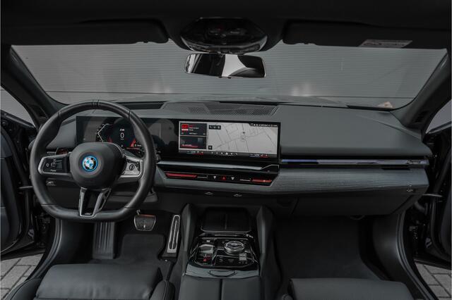 BMW 5-SERIE Touring 530e M-Sport Pro B&W HUD ACC Iconic M-Performance 21"