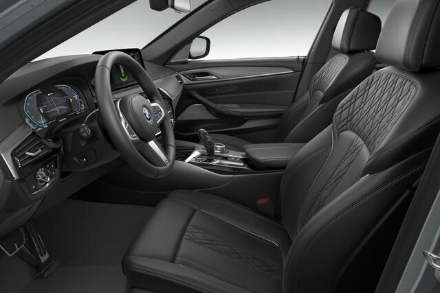 BMW 5-SERIE 530e Business Edition Plus | M-Sport | Schuif-/kanteldak | Head-Up Display | Harman/Kardon | Comfort Access
