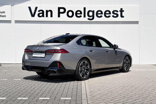 BMW 5-SERIE Sedan 520i | Innovation Pack | M Sport | Travel Pack | Panoramadak |