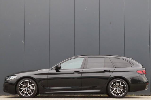 BMW 5-SERIE Touring 530d M Sport Laser Pano 360° 19 inch Comfort Stoelen