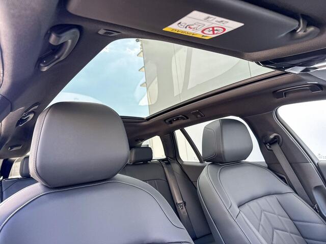 BMW 5-SERIE Touring 520i M-Sport / Comfort Stoelen / Glazen dak / Comfort Acces / Getinte Ramen / Trekhaak