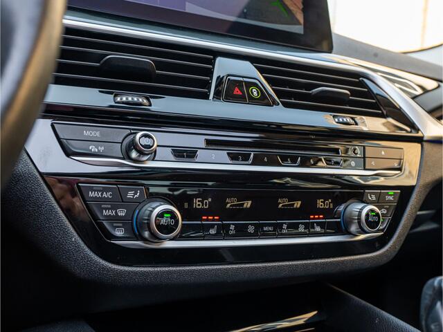 BMW 5-SERIE 530i High Exe PANO CAMERA ELEK TREKHAAK SHADOW LINE