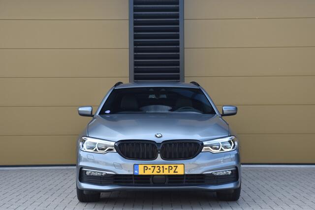 BMW 5-SERIE Touring 530i High Executive * Head-up * Sfeerverlichting * Comfortstoelen * Harman / Kardon * Apple carplay *