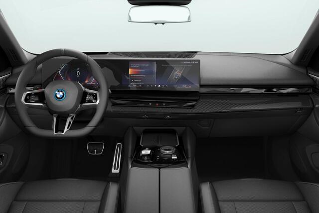 BMW 5-SERIE Touring 550e xDrive | Bowers & Wilkins | Innovation Pack | Comfort Pack | Travel Pack
