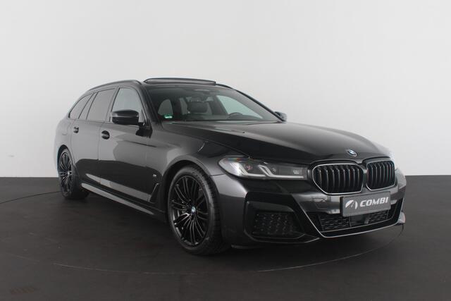 BMW 5-SERIE Touring 530d xDrive M Sport > Pano.schuif/Head-up/19inch/Shadow-Line/Trekhaak