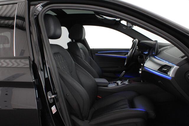 BMW 5-SERIE Touring 530d xDrive M Sport > Pano.schuif/Head-up/19inch/Shadow-Line/Trekhaak