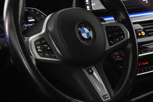 BMW 5-SERIE Touring 530d xDrive M Sport > Pano.schuif/Head-up/19inch/Shadow-Line/Trekhaak