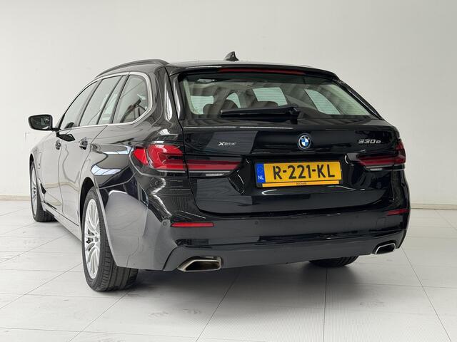 BMW 5-SERIE Touring 530e xDrive Business Edition Plus | Navigatie | Panoramadak | Leder | Stoelverwarming |