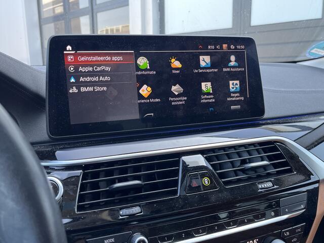 BMW 5-SERIE Touring 540i xDrive Luxury Line | Panorama | 20" | Driving Assistant Professional | Standkachel