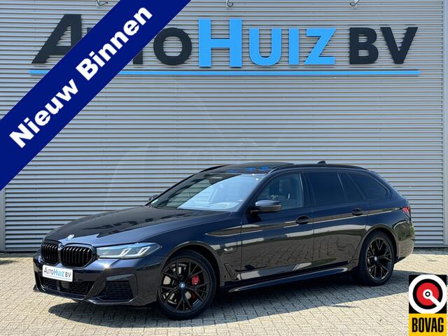 BMW 5-SERIE Touring 530e High Executive M Sport Panoramadak Trekhaak Harman-Kardon Carplay 19 inch Laser Licht Keyless Entry Head-Up Display