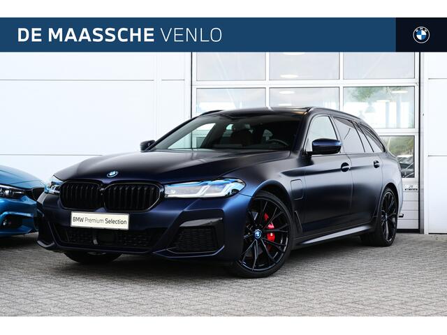 BMW 5-SERIE Touring 530e Executive M Sport Automaat / Trekhaak / Panoramadak / Comfortstoelen / Stoelventilatie / Comfort Access / Laserlight / Head-Up / Harman Kardon / Parking Assistant Plus