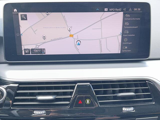 BMW 5-SERIE Touring 530e Business Edition Plus / Dealer onderhouden / 1.700 kg trekgewicht / Navigatie / Apple Carplay Android / HUD / Stoelverwarming / Climate Control / Camera / Parkeer assistent / 18"LM wielen /