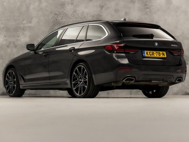 BMW 5-SERIE 530e M Sport High Executive 293Pk Automaat (GROOT NAVI, M PAKKET, HEAD-UP DISPLAY, APPLE CARPLAY, HARMAN/KARDON, ELEK SPORTSTOELEN, CAMERA, STOELVERWARMING, NIEUWSTAAT)