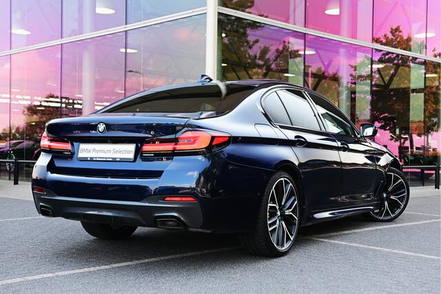 BMW 5-SERIE 530i High Executive M Sport Automaat / Schuif-kanteldak / Driving Assistant Pro. / Comfort Access / Head-Up / Laserlight / Harman Kardon / Parking Assistant Plus