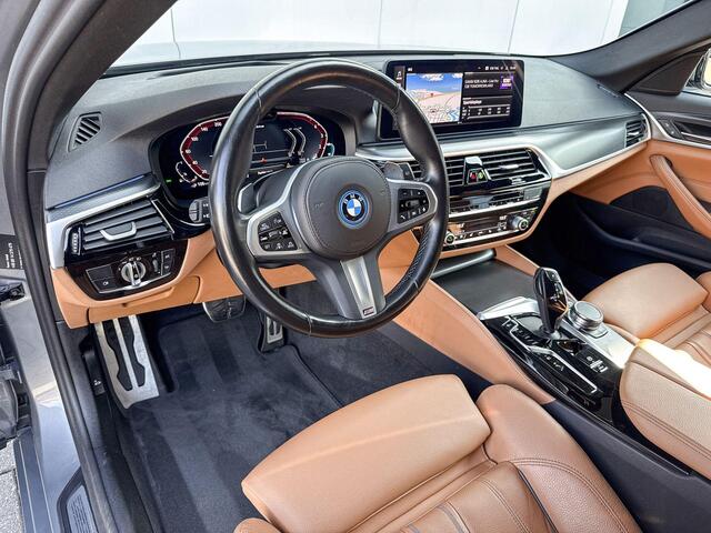 BMW 5-SERIE Touring 530e High Ex | M Sport | Panoramadak |