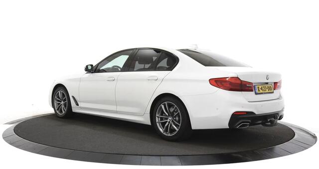 BMW 5-SERIE 520d xDrive High Executive Trekhaak / Leer / Navigatie