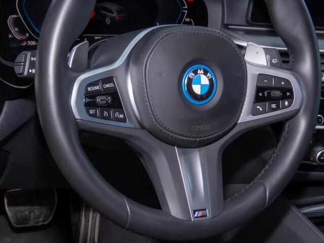 BMW 5-SERIE Touring 530e xDrive M-SPORT ** LASER, LEDER, PANO, TREKH, HuD, MEMORY, 19-inch LMV ** Slechts 11.374km. - ¤ 44.000,= onder NP ** ** INFORMEER OOK NAAR ONZE AANTREKKELIJKE FINANCIAL-LEASE TARIEVEN **