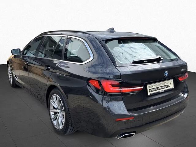 BMW 5-SERIE Touring 530e ** LASER, NAVI+, DAKOTA LEDER, PANORAMA, HuD, KEYLESS, MEM, 42k onder NP ** 1e EIG - UNFALLFREI - BMW GAR ** ** INFORMEER OOK NAAR ONZE AANTREKKELIJKE FINANCIAL-LEASE TARIEVEN **