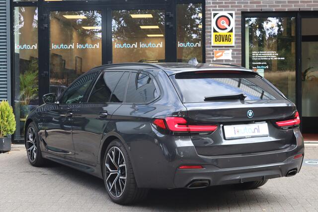 BMW 5-SERIE Touring 530e M-Sport Shadow Line Laser LED/HK/Head-up/ACC/Virtual Cockpit+/Camera/Leder Dakota/4-Zone ECC/Trekhaak wegkl.