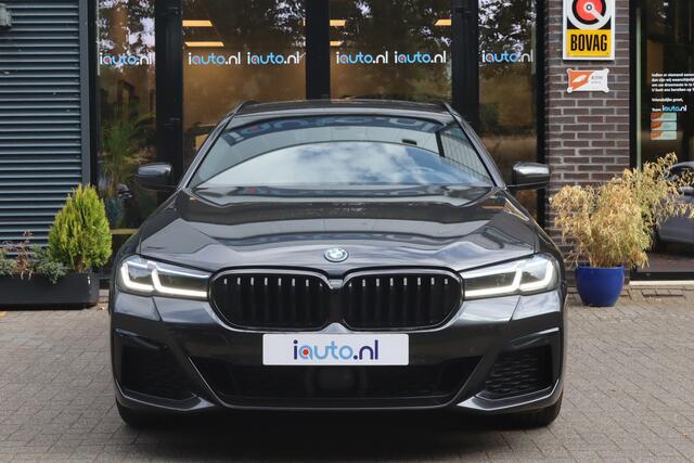 BMW 5-SERIE Touring 530e M-Sport Shadow Line Laser LED/HK/Head-up/ACC/Virtual Cockpit+/Camera/Leder Dakota/4-Zone ECC/Trekhaak wegkl.