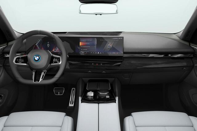 BMW 5-SERIE Touring 550e xDrive