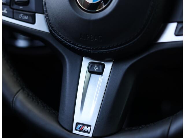 BMW 5-SERIE Touring M550d xDrive | Pano - Trekhaak - HUD