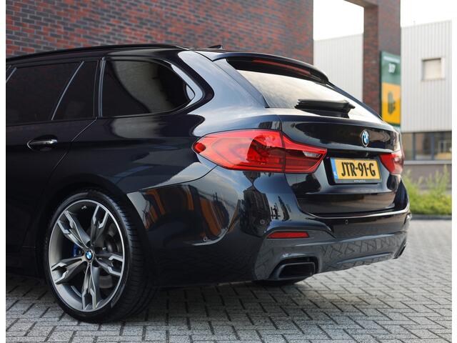 BMW 5-SERIE Touring M550d xDrive | Pano - Trekhaak - HUD