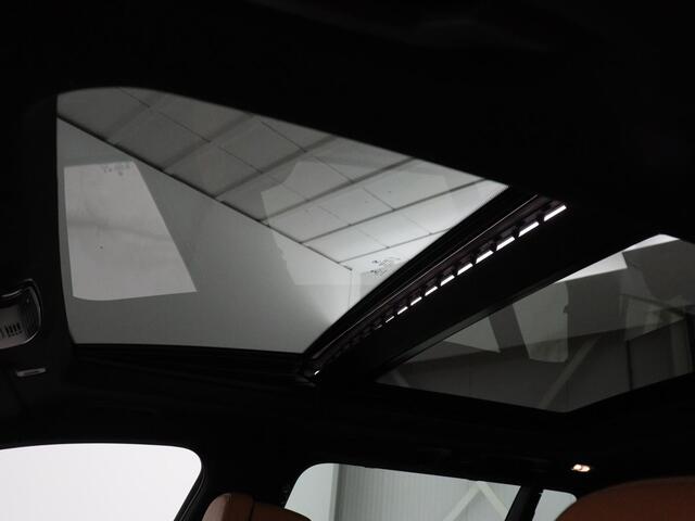 BMW 5-SERIE Touring 520i Business Edition Plus | Panoramadak | Leder | Elektrische stoelen | Stoelverwarming | Carplay | Cruise control | Climate control | Trekhaak