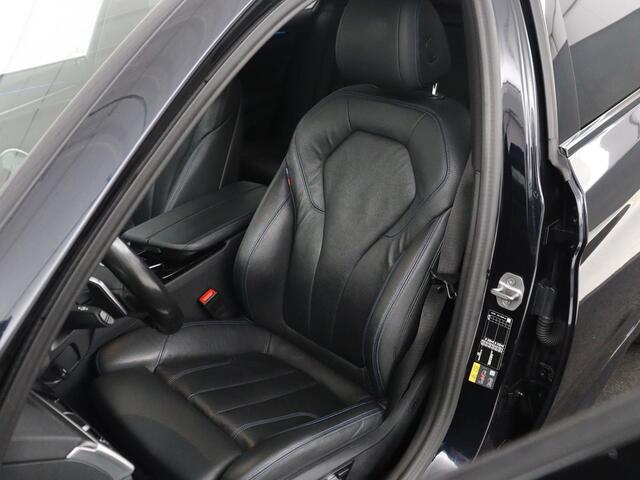 BMW 5-SERIE Touring 530e Business Edition Plus | SOH 90% | Panoramadak | Harman/Kardon | Leder | Stoel & stuurverwarming | Achterbank verwarming | Adaptive cruise | Camera | Carplay | Trekhaak |