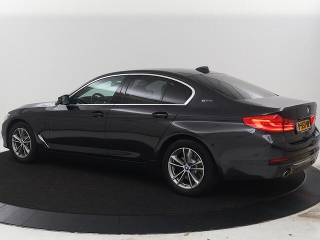 BMW 5-SERIE 530e iPerformance High Executive | Leder | Elektrische stoelen | Stoelverwarming | Sfeerverlichting | Adaptive cruise | Carplay | Climate control | Camera | Park assist | PHEV