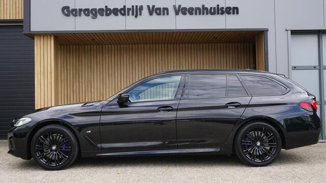 BMW 5-SERIE Touring 530i 252pk xDrive High Executive M-sport 3x Pano 360 cam Hud Elek haak *89057* Laser light Stoelverw Keyless Leder 19 inch LM
