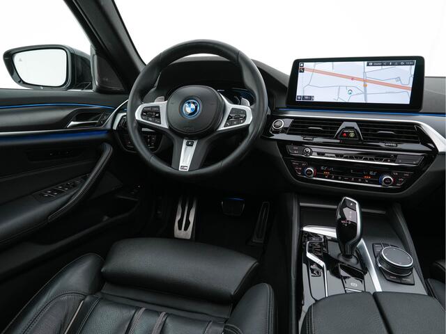 BMW 5-SERIE 530e Business Edition Plus (Plug-in) (INCL.BTW) *PANO | HEAD-UP | LEATHER | FULL-LED | MEMORY-PACK | HARMAN/KARDON | BLIND-SPOT | DIGI-COCKPIT | CAMERA | NAVI-FULLMAP | PRIVACY-GLASS | SHIFT-PADDLES | ECC | PDC | 19''ALU*