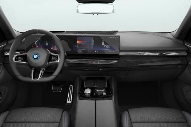 BMW 5-SERIE Sedan 550e xDrive
