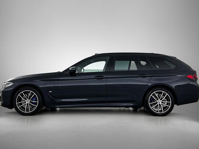 BMW 5-SERIE Touring 530e High Executive | Trekhaak | Panoramadak | HIFI |