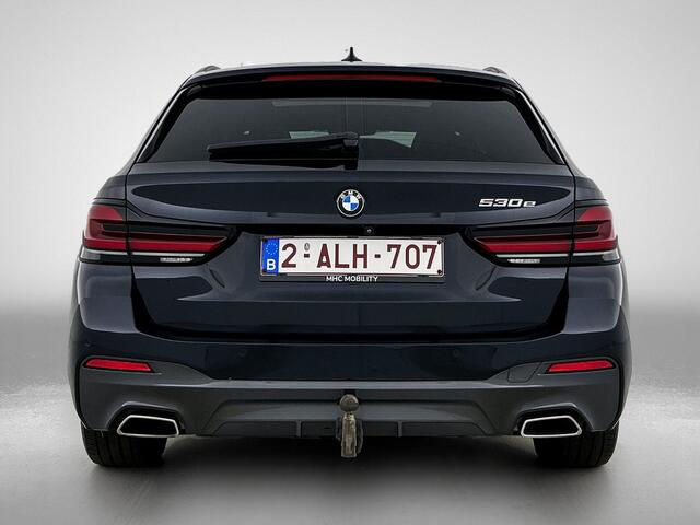 BMW 5-SERIE Touring 530e High Executive | Trekhaak | Panoramadak | HIFI |