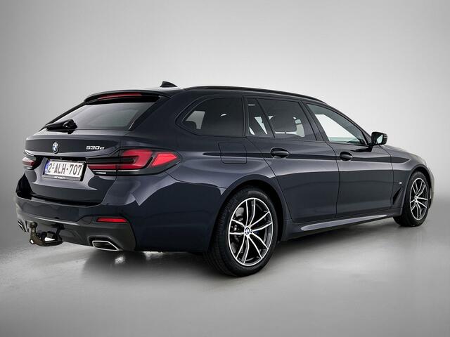 BMW 5-SERIE Touring 530e High Executive | Trekhaak | Panoramadak | HIFI |