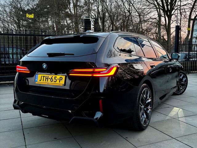 BMW 5-SERIE 550e xDrive Touring Adaptief M Onderstel Professional | Bowers & Wilkins Surround Sound System | BMW Individual Leder Merino | Driving Assistant Professional | Parking Assistant Professional