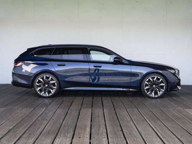 BMW 5-SERIE Touring 530e | M Sportpakket Pro | Comfort Pack | 21 inch | Glazen panoramadak | Stoelventilatie | Driving Assistant Plus | Bowers & Wilkins | Trekhaak
