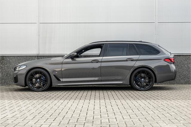 BMW 5-SERIE Touring 530i High Executive M-Sport 20inch / Bernina Grau / Pano / Camera / Laser