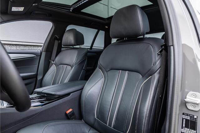 BMW 5-SERIE Touring 530i High Executive M-Sport 20inch / Bernina Grau / Pano / Camera / Laser