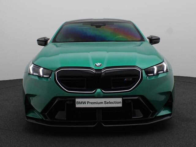 BMW 5-SERIE Sedan M5 Comfort Pack | M Carbon-keramische remmen | Trekhaak | Driving Assistant Professional | Bowers & Wilkins |