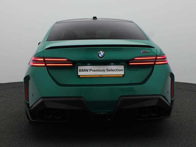 BMW 5-SERIE Sedan M5 Comfort Pack | M Carbon-keramische remmen | Trekhaak | Driving Assistant Professional | Bowers & Wilkins |