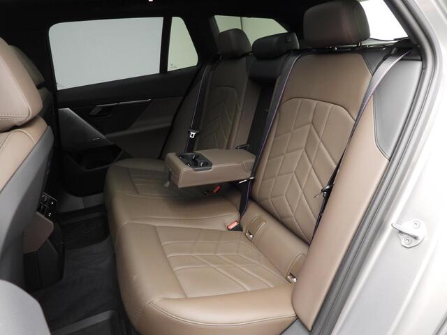 BMW 5-SERIE Touring 530e | M-Sportpakket | LED | Leder | HUD | Active cruise | Panoramadak | Trekhaak | DAB | Harman-Kardon sound | Alu 20 inch