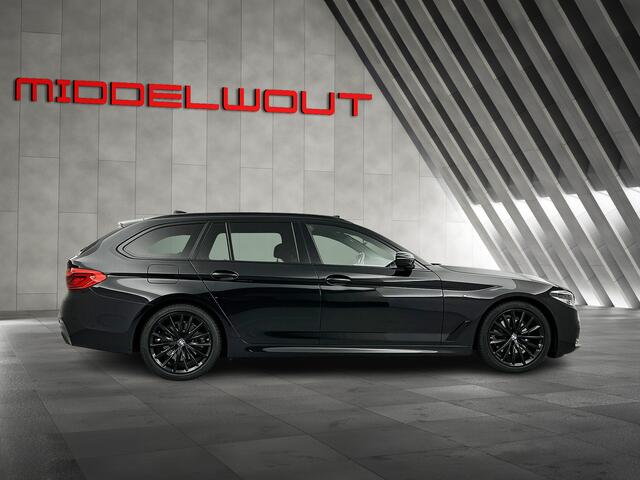 BMW 5-SERIE Touring 520i High Exe. M-Sport Pano-dak/Leder/Camera/Keyless Entry
