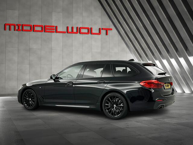 BMW 5-SERIE Touring 520i High Exe. M-Sport Pano-dak/Leder/Camera/Keyless Entry