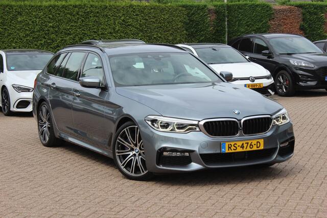 BMW 5-SERIE Touring 540i xDrive High Exe. M Sport / Trekhaak / 360Camera / Head-up / Softclose / Luxe Leder / 20'' / CarPlay / Harman Kardon / Keyless / Dodehoek / DAB / ACC