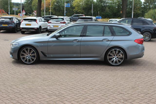 BMW 5-SERIE Touring 540i xDrive High Exe. M Sport / Trekhaak / 360Camera / Head-up / Softclose / Luxe Leder / 20'' / CarPlay / Harman Kardon / Keyless / Dodehoek / DAB / ACC