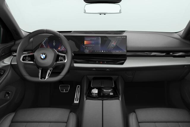 BMW 5-SERIE Touring 520i | M Sportpakket Pro | Innovation Pack | Travel Pack | Comfort Pack | Trekhaak